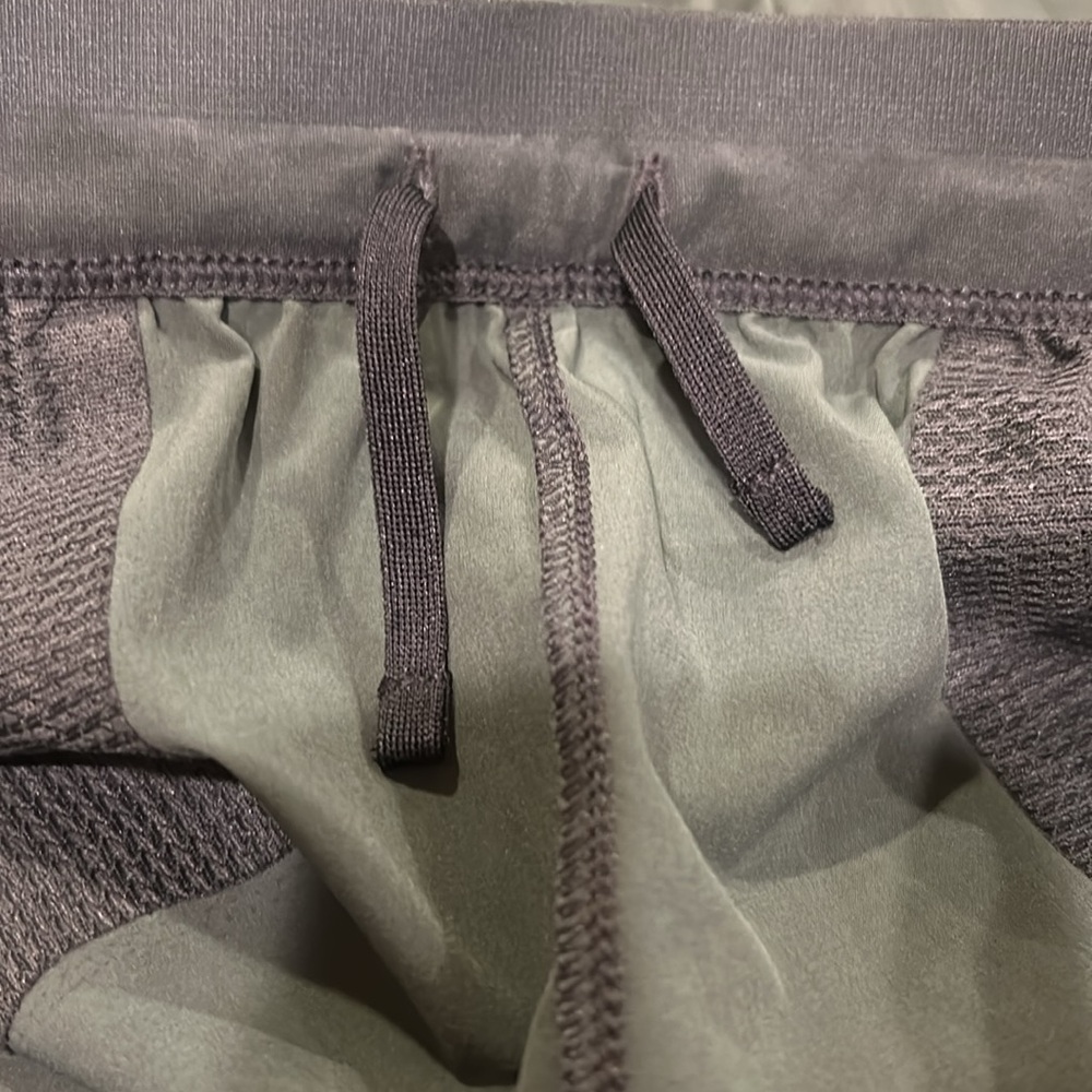 Nike Large poly/spandex
Green running pants
No smoke home